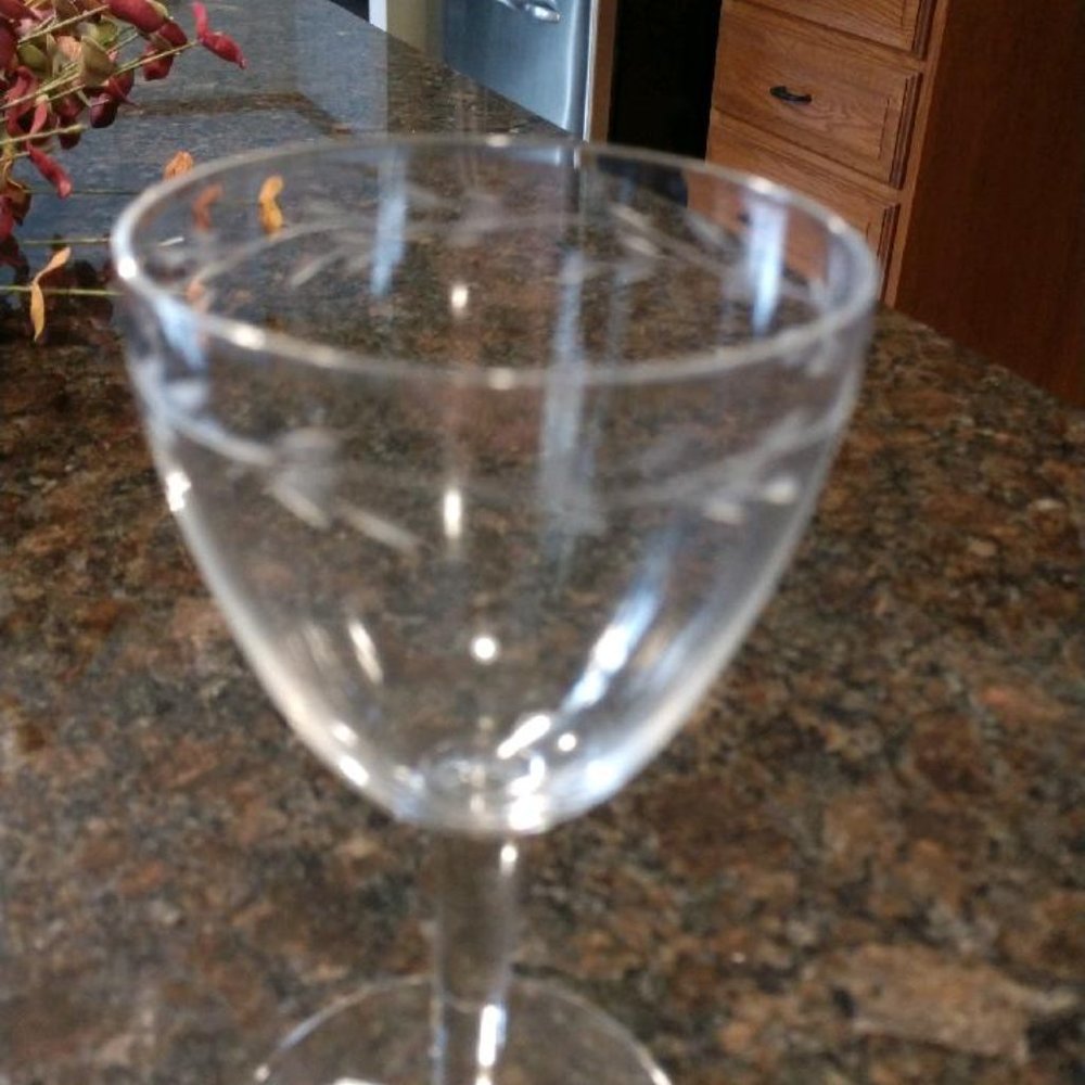 Vintage Crystal Wheat Etched Mini Wine Glasses-4 - Picture 3 of 3